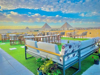 Palm Pyramids View Hotel