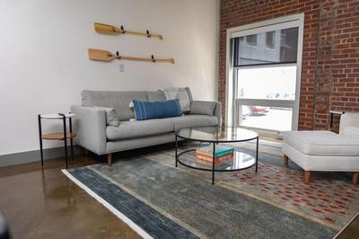 Luxury 2 Bedroom Apt With Exposed Brick Downtown