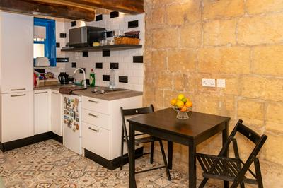 75 St Christopher Street, Valletta