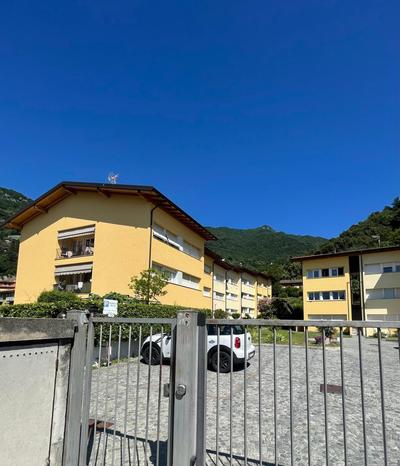 Varenna by Foot - Green House