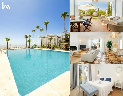 Apartment, with private terrace and in beachfront urbanization with heated pool, in Casares Costa
