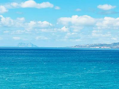 Atico con vistas al mar en playa del Cristo Estepona