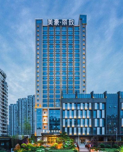 Mehood Lestie, Nanchang Bayi Square