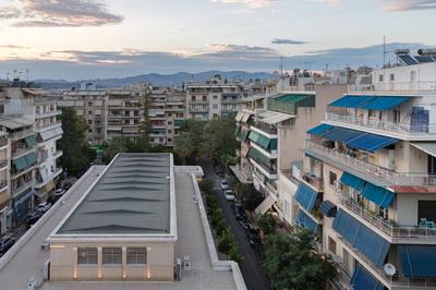 Large terrace studio