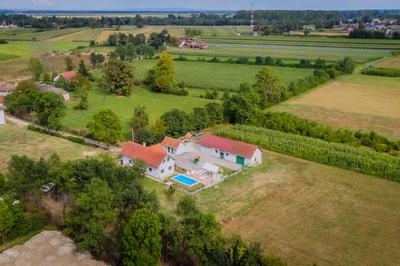 Green Oasis Estate with Private Pool and Backyard near Zagreb