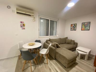 Ana one bedroom apartment, 1min from Old Town, Budva