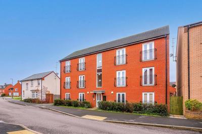 Stylish Apartment - Close to the City Centre - Free Parking, Fast Wi-Fi and Smart TV with Netflix by Yoko Property