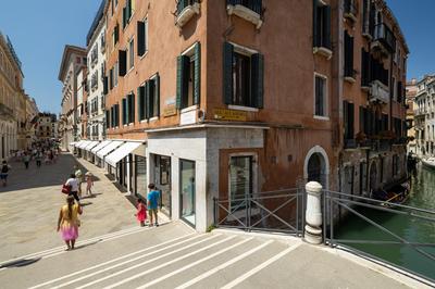 San Marco Canal View by Bricola Apartments