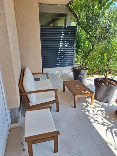LUXURY Apartment IMOTA,with private pool,big Free Parking,Car EVcharger