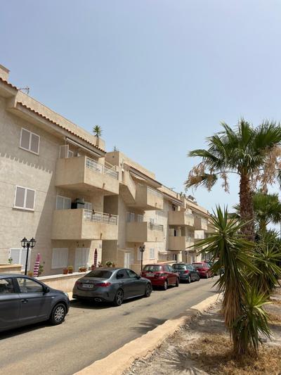 Piso con AC, piscina y pista de pádel y tenis en Águilas
