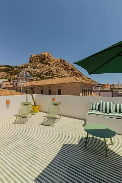 Penthouse with breathtaking views of heart of Alicante