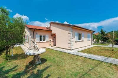 Ruhiges Haus im Grünen mit Privatpool