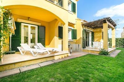 Mediterranes Appartement mit Pool