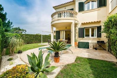 Schönes Ferienhaus in Urbanitzaci El Paraíso