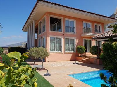 Villa Strelitzia mit Balkon und Meerblick