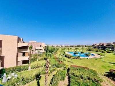 Appartement Spacieux et Moderne avec une Vue sur Montagne et Piscine