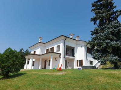 WHITE HOUSE