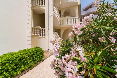 Central Apartments Chatee Br 1