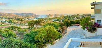 Miguel Ville Golden Sands Manikata