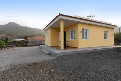 La Casa Amarilla