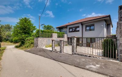 Awesome Home In Igrisce With Wifi