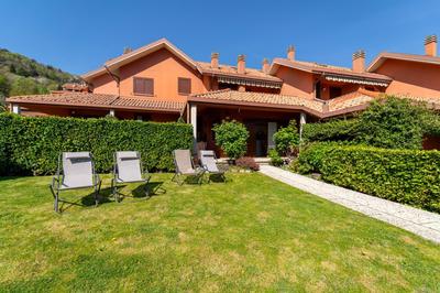 Panorama Lake and Garden by Wonderful Italy