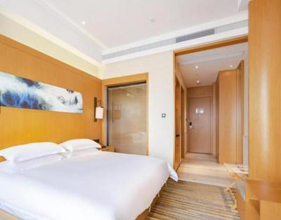 Elong Me Hotel Shanghai International Tourism and Resorts Zone
