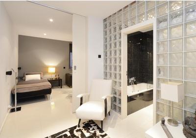 Central luxury room with private wc