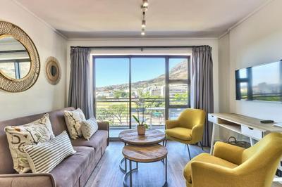 Castle Rock Gem with Table Mountain Views Pool