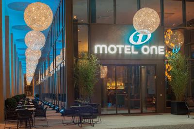 Motel One Dresden am Zwinger