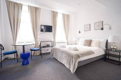 Next to Danube Canal, 5 min to city center with Metro