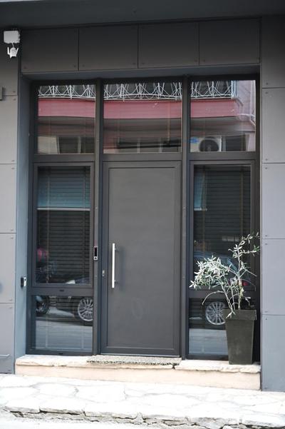 Central two-floor loft with private entrance
