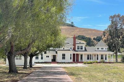 Luxury hot tub wine country Victorian near SLO
