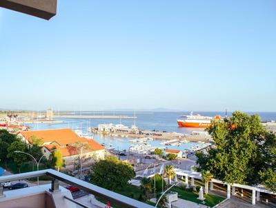 Sea view luxury apartment