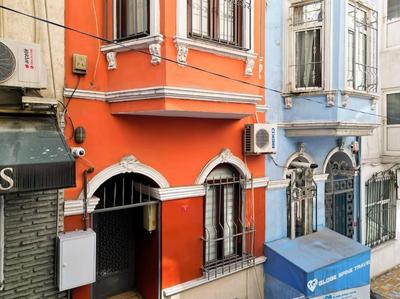 Apartment in Taksim Square