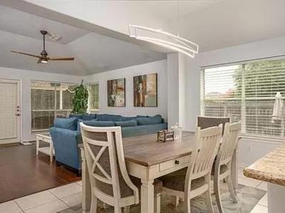 Fully Furnished Ranch Style Home Close To Houston