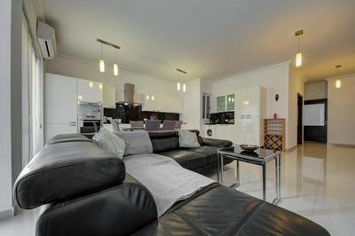 Modern 2BR home with balcony & WIFI in St Julians by 360 Estates