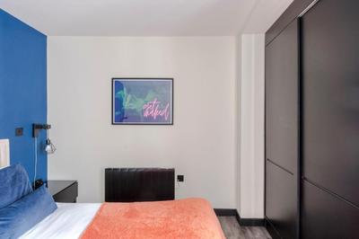 2-Bed Flat Near Leicester Sq - Soho - Sleeps 6