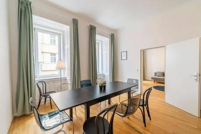 Central Apartment I Chic and Bright Accommodation