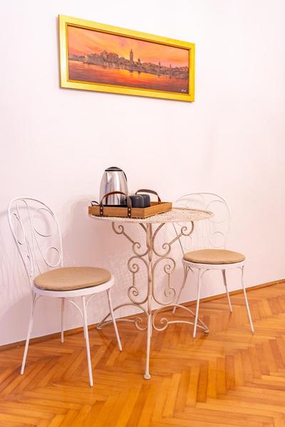 Rooms Nona Albina