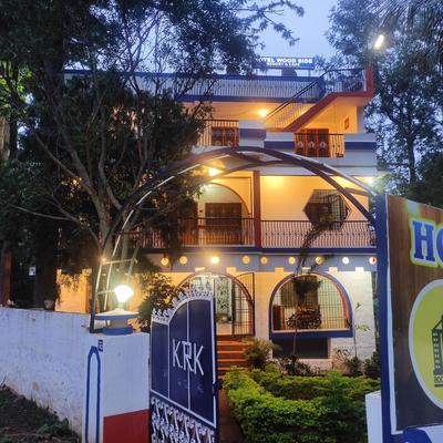 Woodside Resort and Cafe