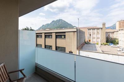 Lecco central station apartment