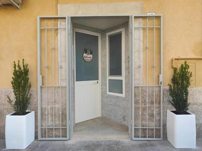 MAIOLICA Holiday House