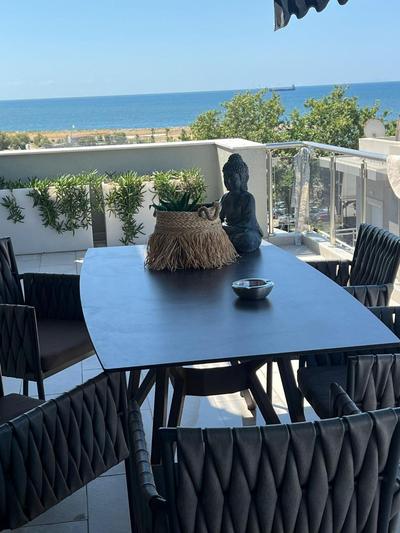 Sea View Residence by MD