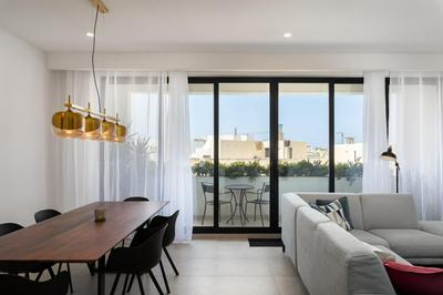 Modern 1BR Spacious Apartment with Terrace - Close to St Thomas Bay