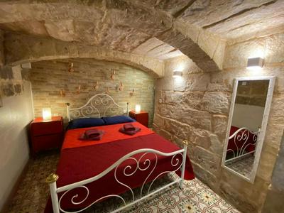 Malta's Naughtiest Cabaret