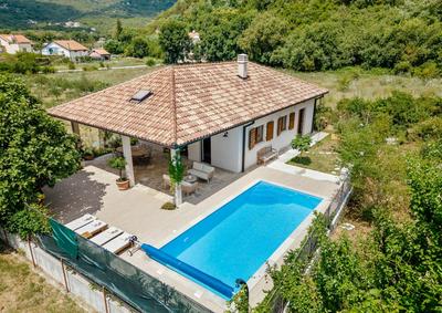Adorable family villa with swimming pool and olive garden
