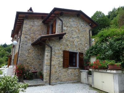 Gemütliches Ferienhaus in Camaiore mit Garten, Terrasse und Grill
