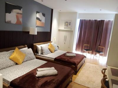 Novotel Twin Bed at Mandaluyong Near Makati FREE pool