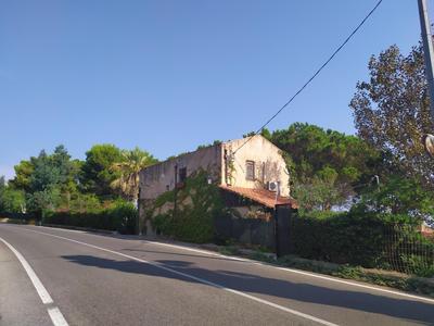 Alle due Torri, villa sulla roccia a picco sul mare